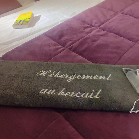 Hebergement Au Bercail Beaumont-sur-Sarthe Buitenkant foto
