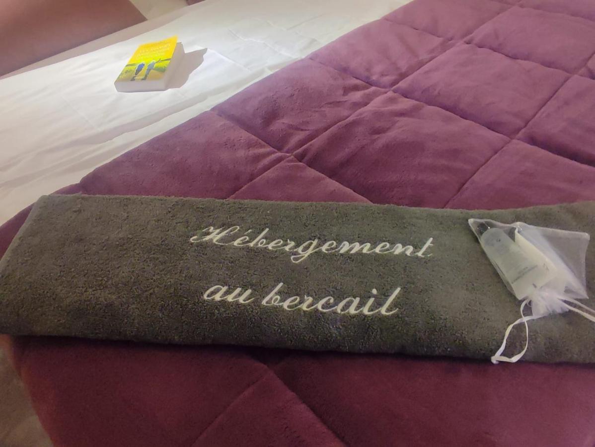 Hebergement Au Bercail Beaumont-sur-Sarthe Buitenkant foto